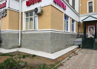 Облицовка цоколя жилого дома