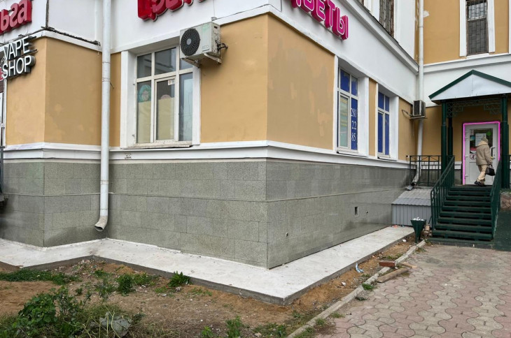 Облицовка цоколя жилого дома